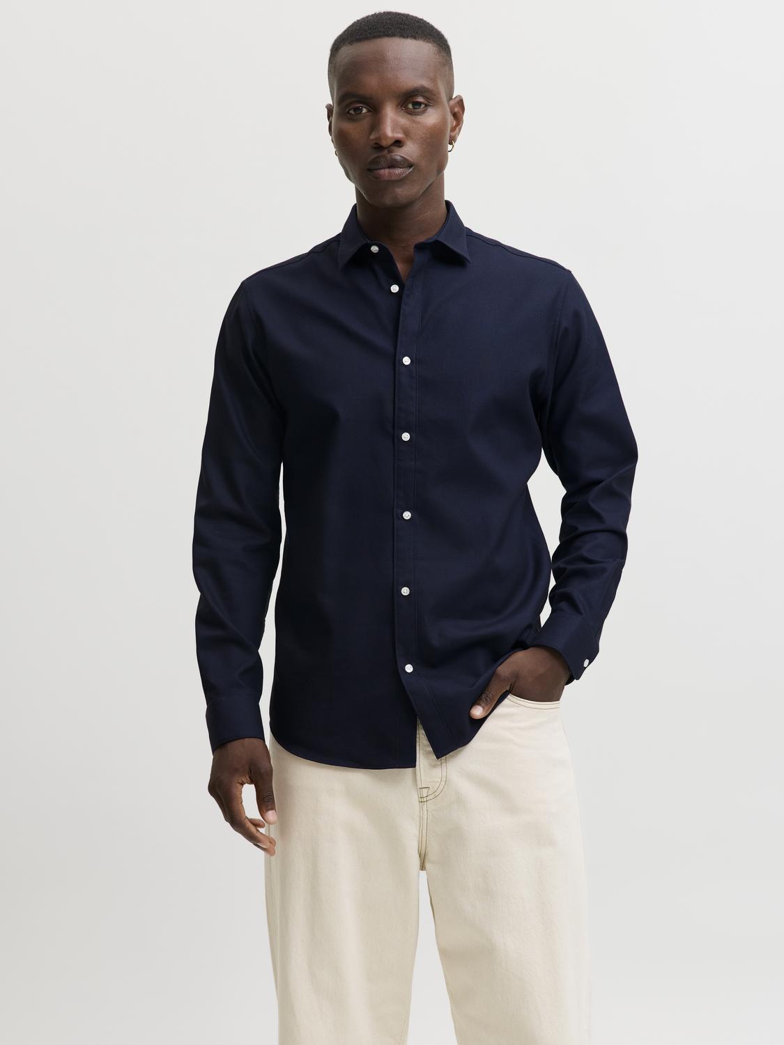 model_shot-front